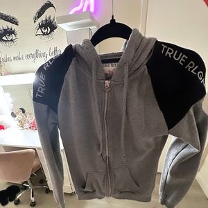 Grey n black true religion zip up 😍